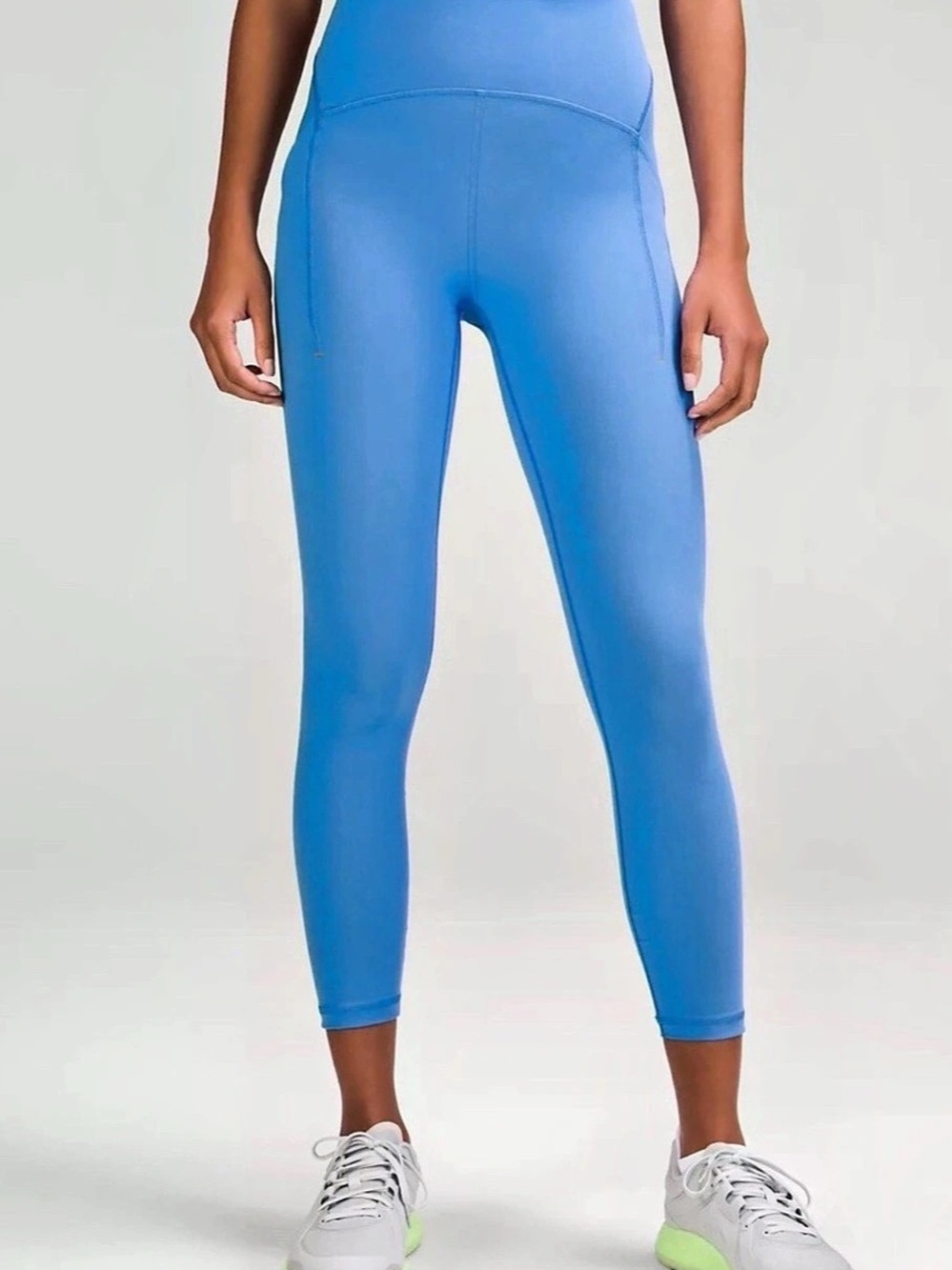 Lululemon /// Women’s Power Thru HR Tight 25” - Size 6